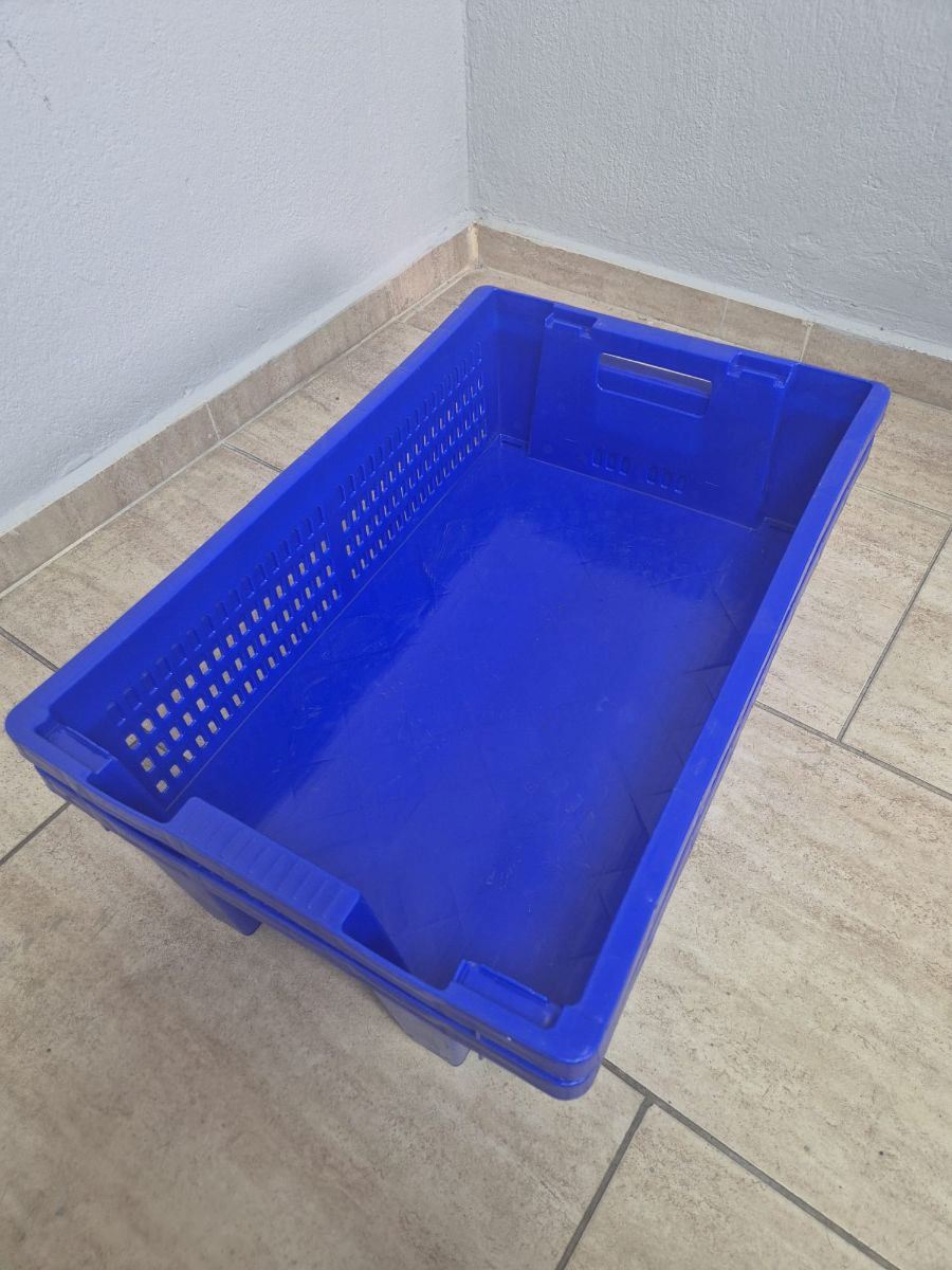 60x40x17 Konik Tip Tabanı Kapalı Plastik Kasa